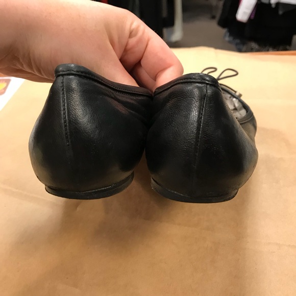 Burberry Flats - Picture 6 of 7